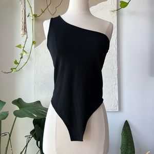 I Saw It First Black One-shoulder Bodysuit Size: 10